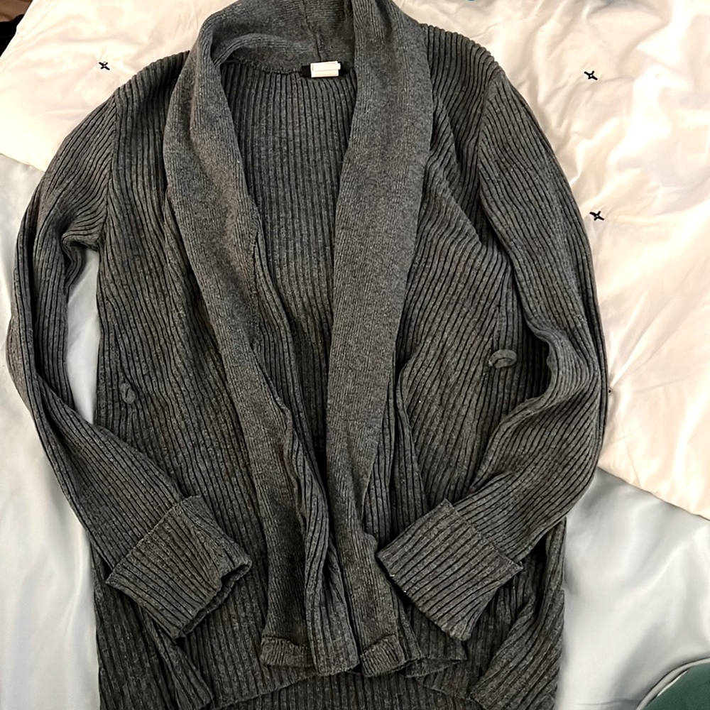 Warm. Dark Grey cardigan cuffed sleeves